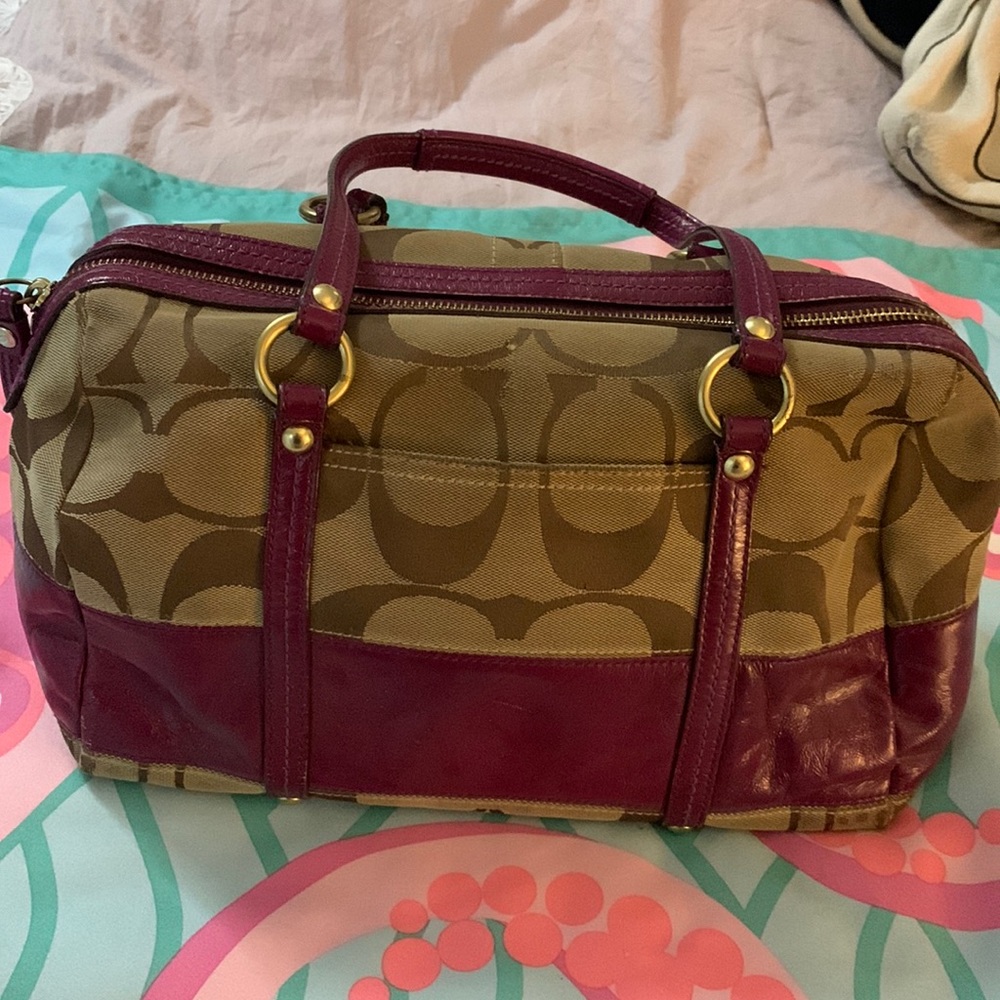 EUC Authentic Coach Bag Large C signature design tan and maroon.